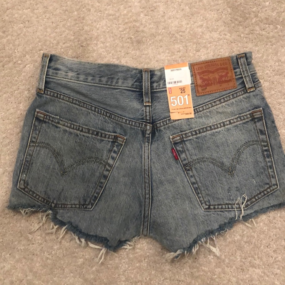 Levi jean shorts 501